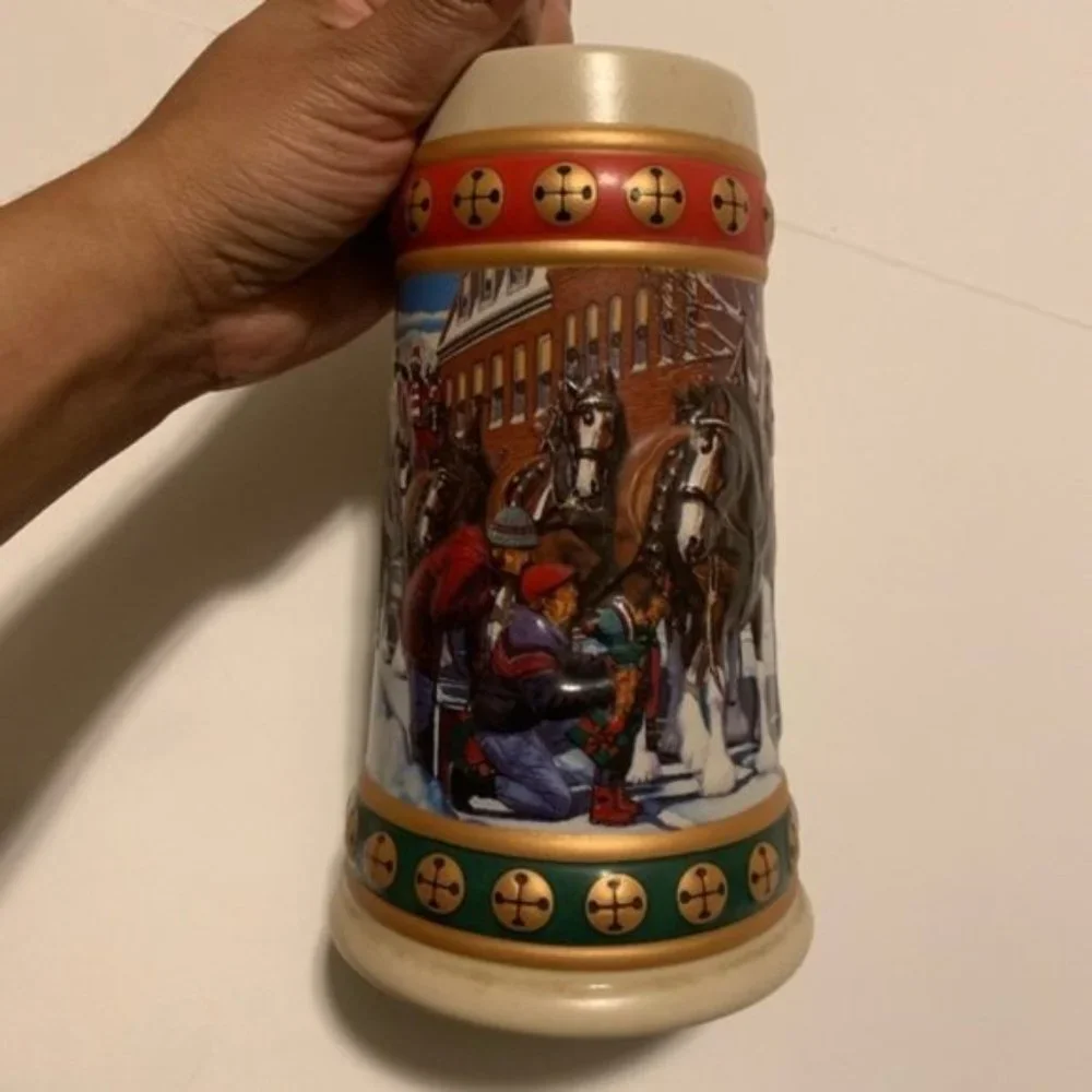 Vintage  Anheuser-Busch Budweiser Holiday‎ Stein